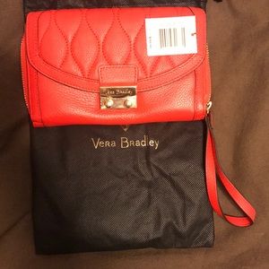 Vet Bradley leather wristlet